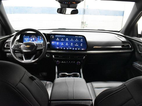 Used 2025 Chevrolet Traverse LT w/ LPO, Floor Liner Package AWD/4WD image 6