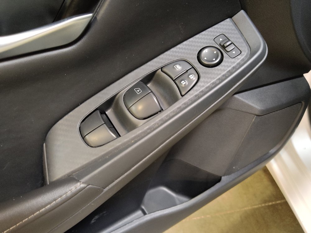 Used 2025 Nissan Sentra SV FWD image 27