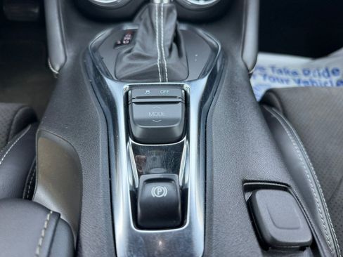 Used 2023 Chevrolet Camaro LT RWD image 18