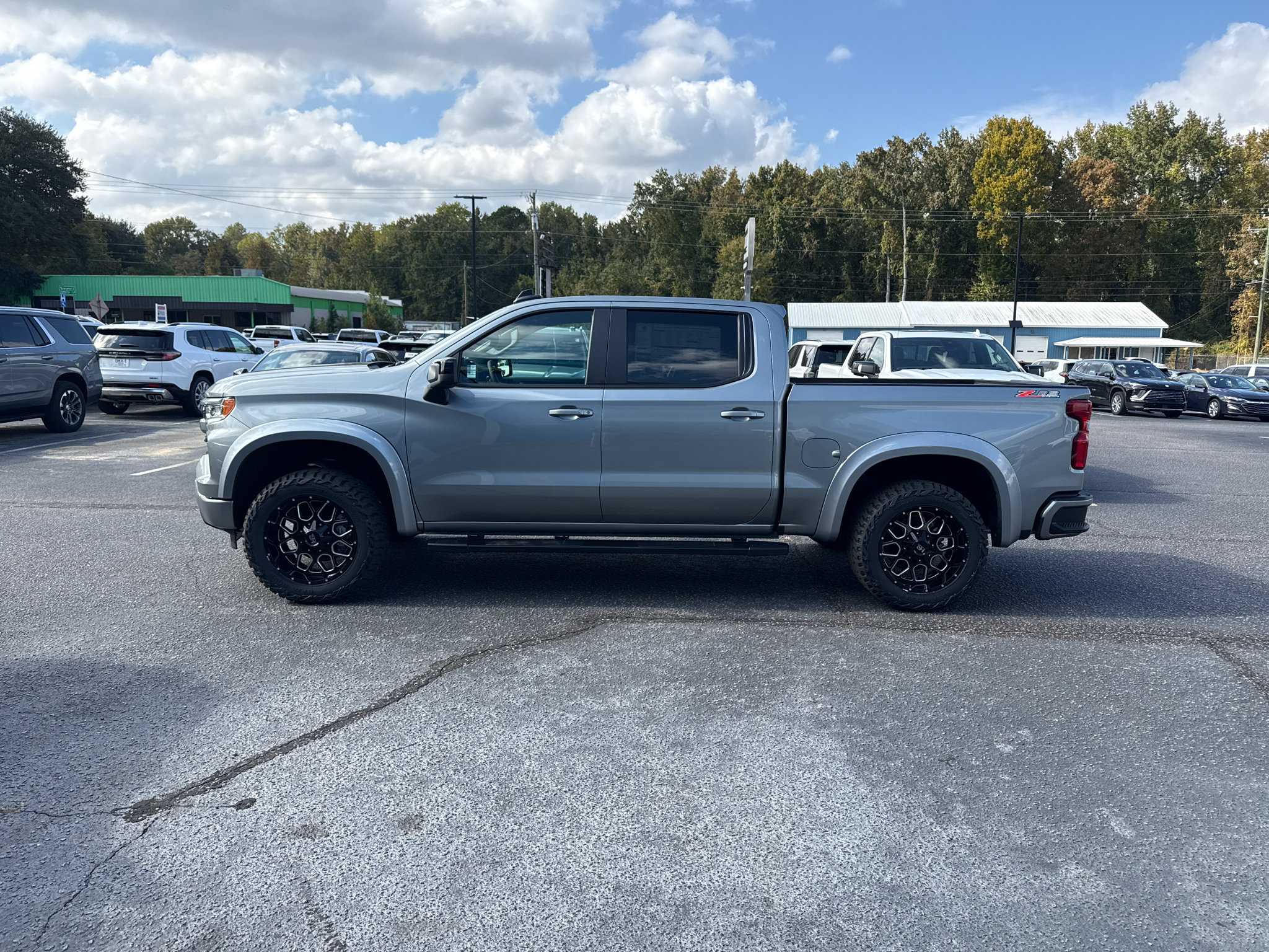 New 2026 Chevrolet Silverado 1500 RST w/ Z71 Off-Road Package AWD/4WD image 2