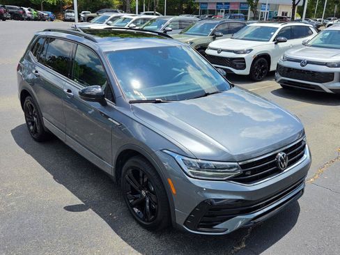 Certified 2024 Volkswagen Tiguan SE R-Line FWD image 6