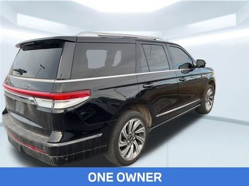 Used 2024 Lincoln Navigator Reserve image 4