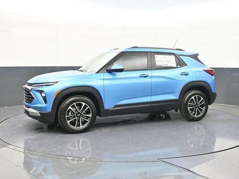 New 2026 Chevrolet TrailBlazer LT w/ Convenience Package FWD image 6
