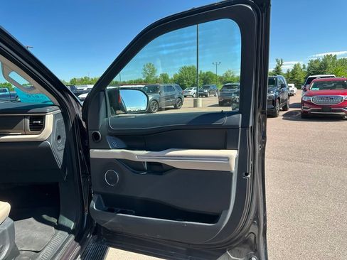 Used 2024 Ford Expedition Limited AWD/4WD image 30