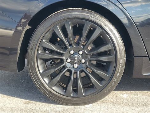 Used 2019 Lincoln Continental Reserve image 9