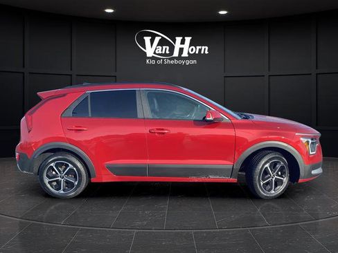 Certified 2023 Kia Niro EX image 2