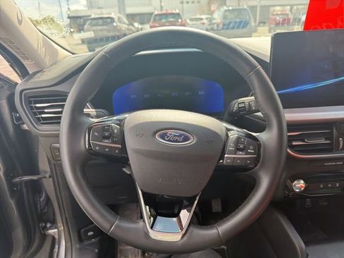 Used 2025 Ford Escape Platinum AWD/4WD image 3