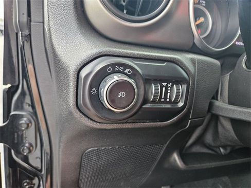 Used 2019 Jeep Wrangler Unlimited Sport image 30