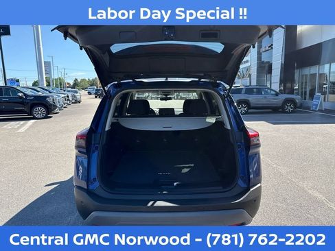Used 2023 Nissan Rogue S AWD/4WD image 10