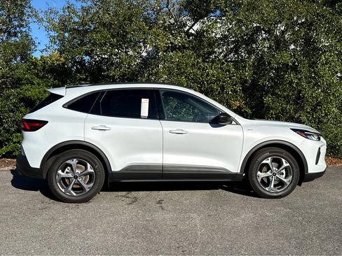 Used 2025 Ford Escape ST-Line image 28