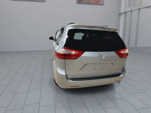Used 2015 Toyota Sienna XLE w/ XLE Navigation Package FWD image 7