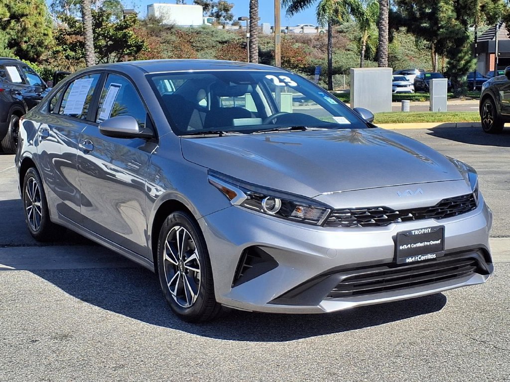 Certified 2023 Kia Forte LXS FWD image 3