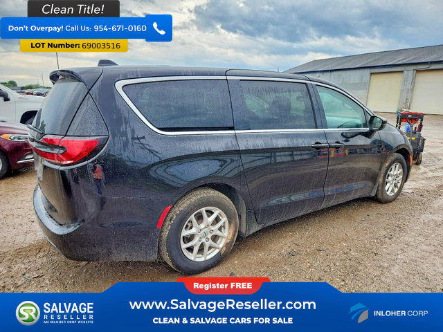 Used 2024 Chrysler Pacifica Touring-L FWD image 4