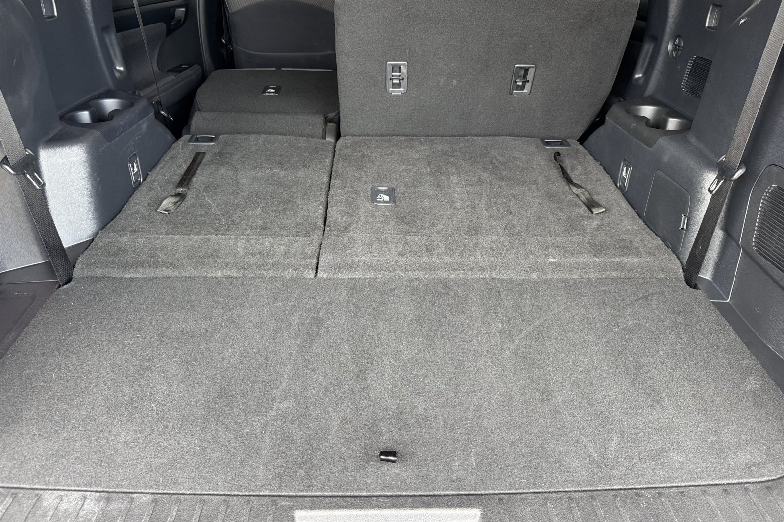 Used 2025 Toyota Highlander LE FWD image 23