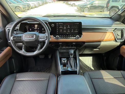 Used 2024 GMC Canyon AT4 w/ AT4 Premium Package AWD/4WD image 19