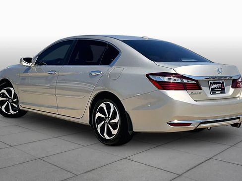 Used 2016 Honda Accord EX image 12
