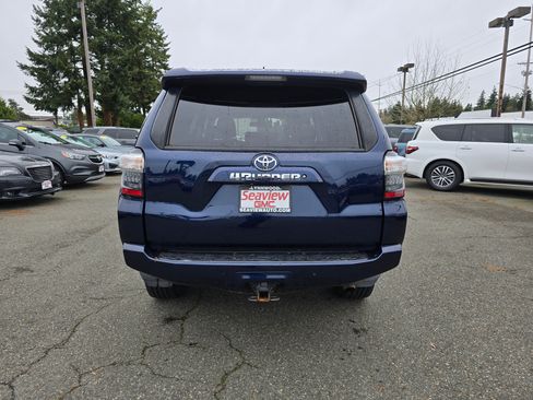 Used 2015 Toyota 4Runner SR5 image 6