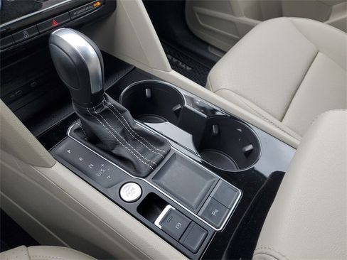 Certified 2023 Volkswagen Atlas SE image 22