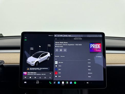 Used 2021 Tesla Model Y Long Range AWD/4WD image 5