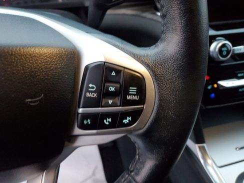 Used 2022 Ford Explorer Limited w/ Equipment Group 301A image 18