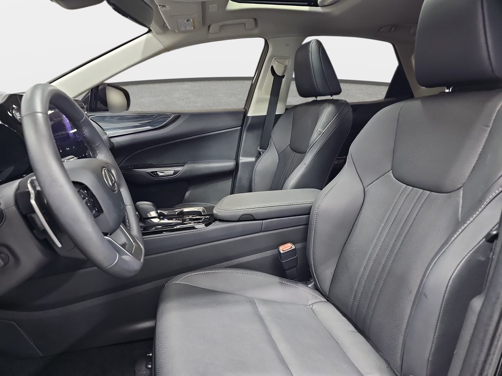 Used 2025 Lexus NX 250 FWD w/ Cold Area Package image 17