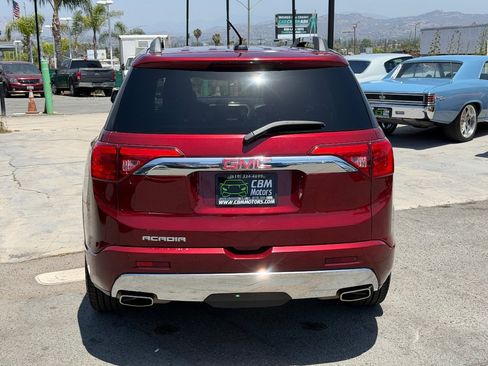 Used 2017 GMC Acadia Denali w/ Technology Package FWD image 8