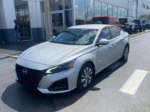 Used 2023 Nissan Altima 2.5 S FWD image 4