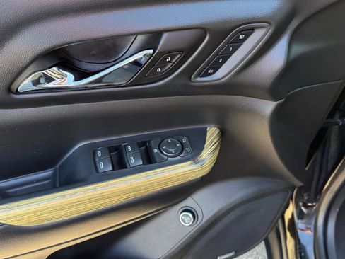 Used 2017 GMC Acadia Denali image 18