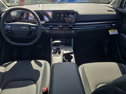 New 2026 Kia Sportage EX FWD image 13