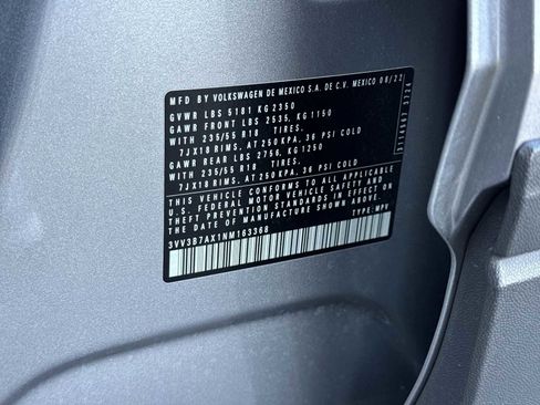 Used 2022 Volkswagen Tiguan SE w/ Panoramic Sunroof Package image 34