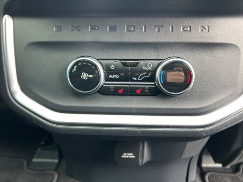 Certified 2025 Ford Expedition Max Platinum w/ Stealth Performance Package AWD/4WD image 26