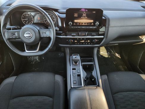 Used 2025 Nissan Pathfinder SV image 25