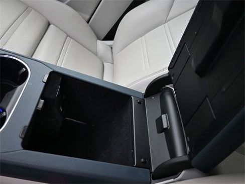 Used 2022 Porsche Cayenne S image 20