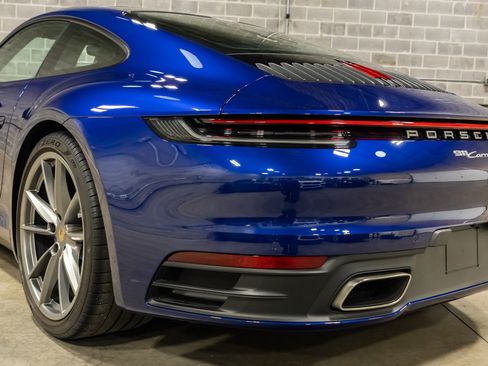 Used 2020 Porsche 911 Carrera w/ Premium Package RWD image 20