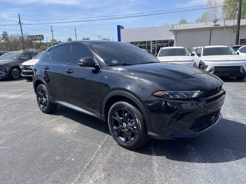 Used 2023 Dodge Hornet GT w/ GT Blacktop Package image 2