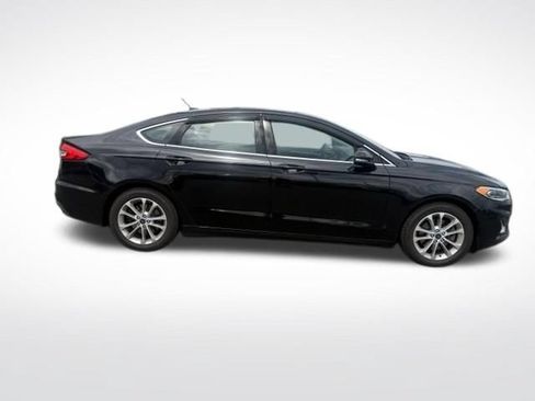 Used 2019 Ford Fusion Energi Titanium FWD image 8