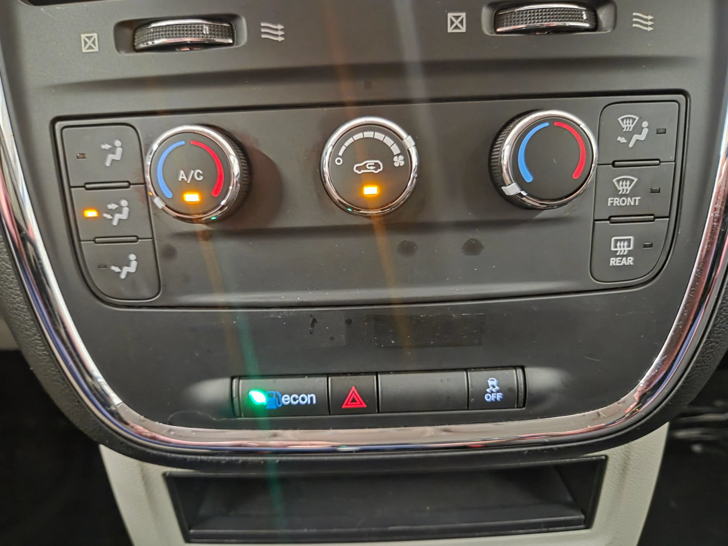 Used 2013 Dodge Grand Caravan SE FWD image 24