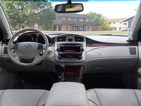 Used 2012 Toyota Avalon FWD image 16