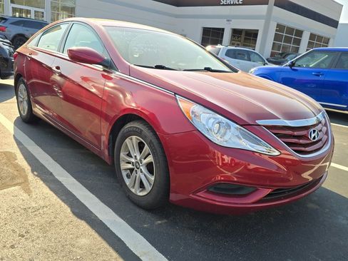 Used 2013 Hyundai Sonata GLS image 1