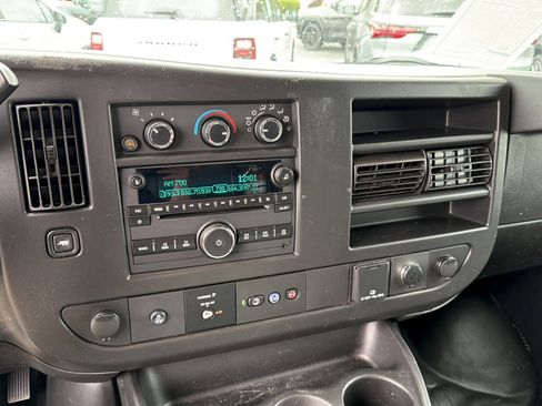 Used 2020 Chevrolet Express 3500 w/ Driver Convenience Package RWD image 20