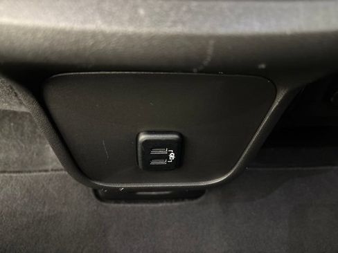 Used 2018 GMC Terrain SLT w/ Preferred Package AWD/4WD image 4
