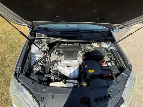 Used 2015 Toyota Camry SE FWD image 25