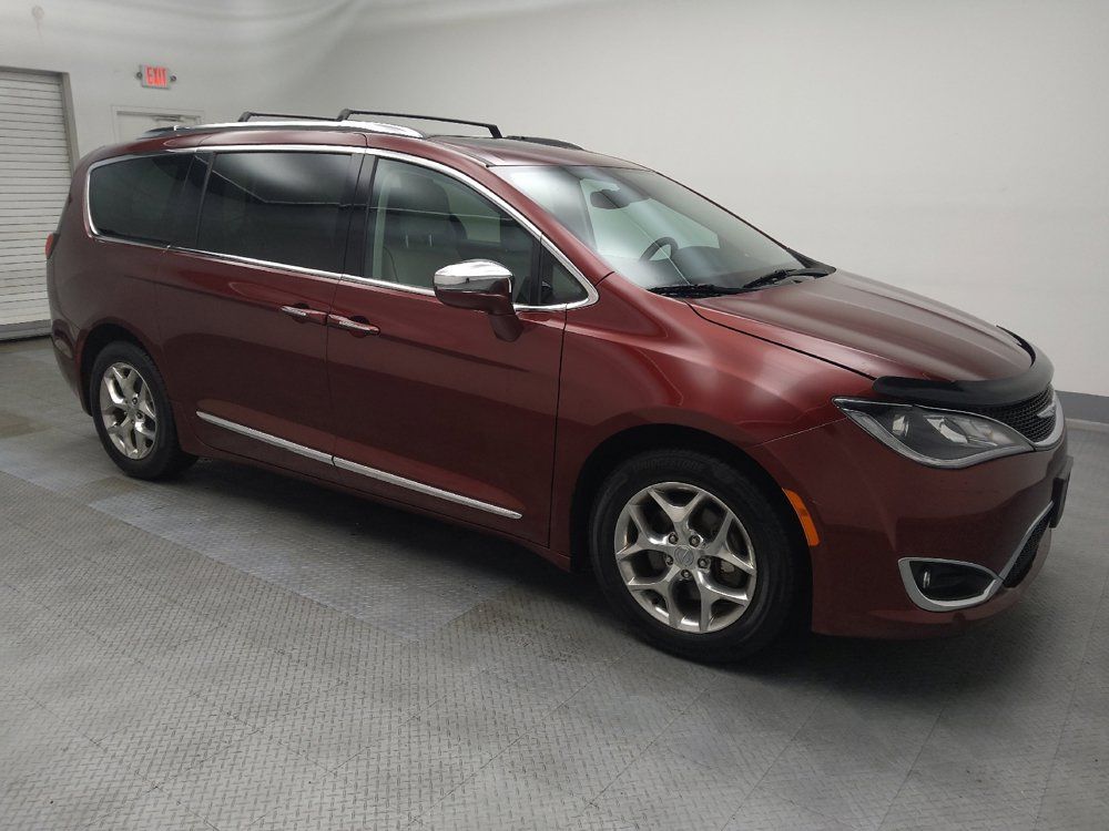 Used 2017 Chrysler Pacifica Limited FWD image 11