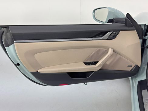 Used 2025 Porsche 911 Carrera image 44