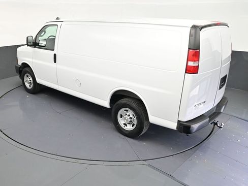 Used 2025 Chevrolet Express 2500 w/ Driver Convenience Package RWD image 15
