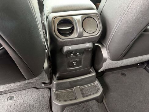 Used 2021 Jeep Wrangler Unlimited Sahara image 16