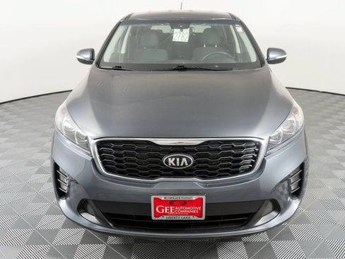 Used 2020 Kia Sorento AWD V6 image 2