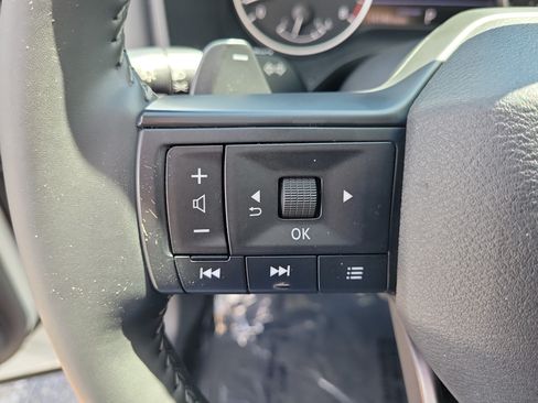 Certified 2025 Nissan Rogue SV FWD image 18