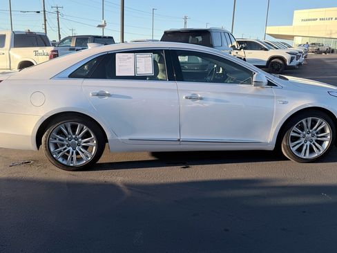 Used 2019 Cadillac XTS Luxury image 2