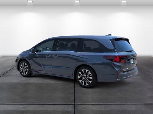 New 2026 Honda Odyssey Elite image 3